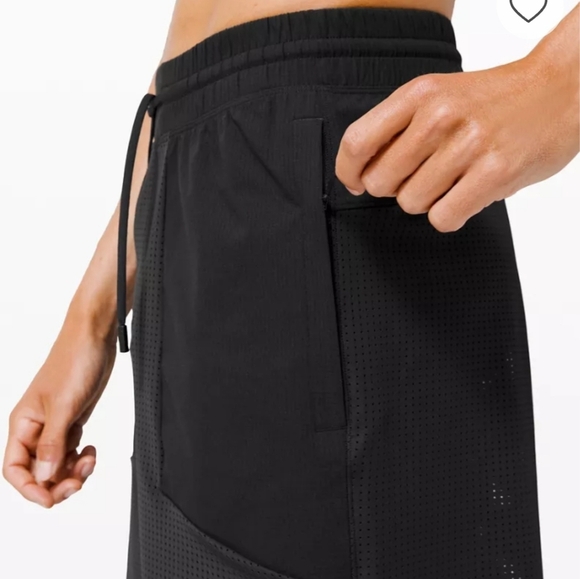 Lululemon In the Key 8" Training Shorts Black Men's Size Small - Well Ventilated - Picture 13 of 13